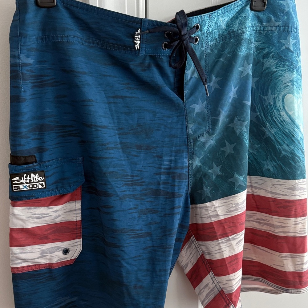 Salt Life Men’s Blue Patriotic American Flag Swim Trunks